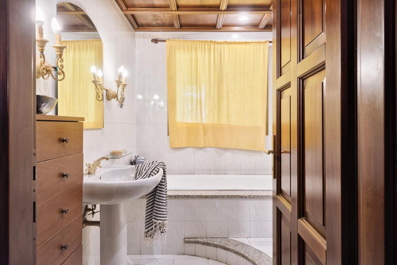 Central Apartment Турин Экстерьер фото